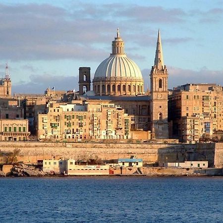 Stylish 2 Bedroom Apartment In An Amazing Location Sliema Kültér fotó