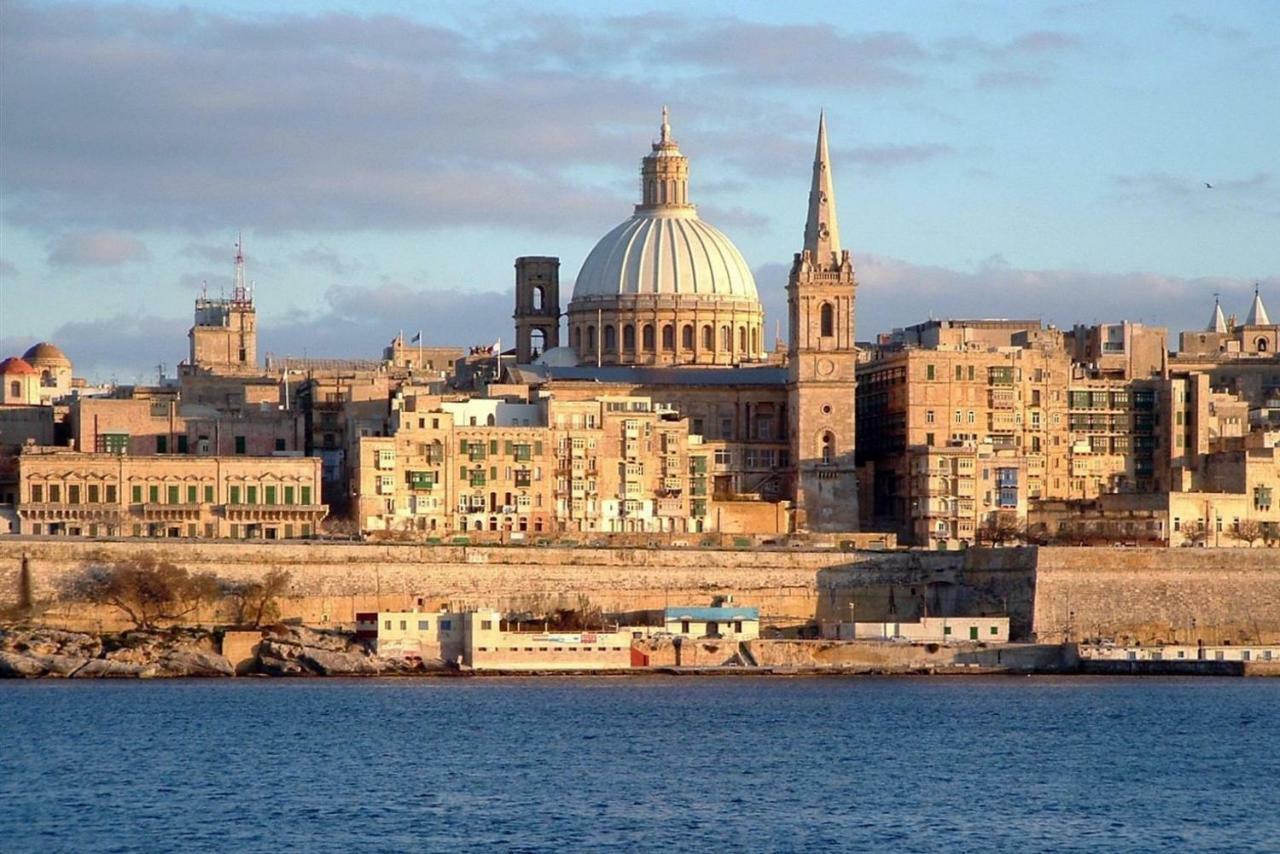Stylish 2 Bedroom Apartment In An Amazing Location Sliema Kültér fotó