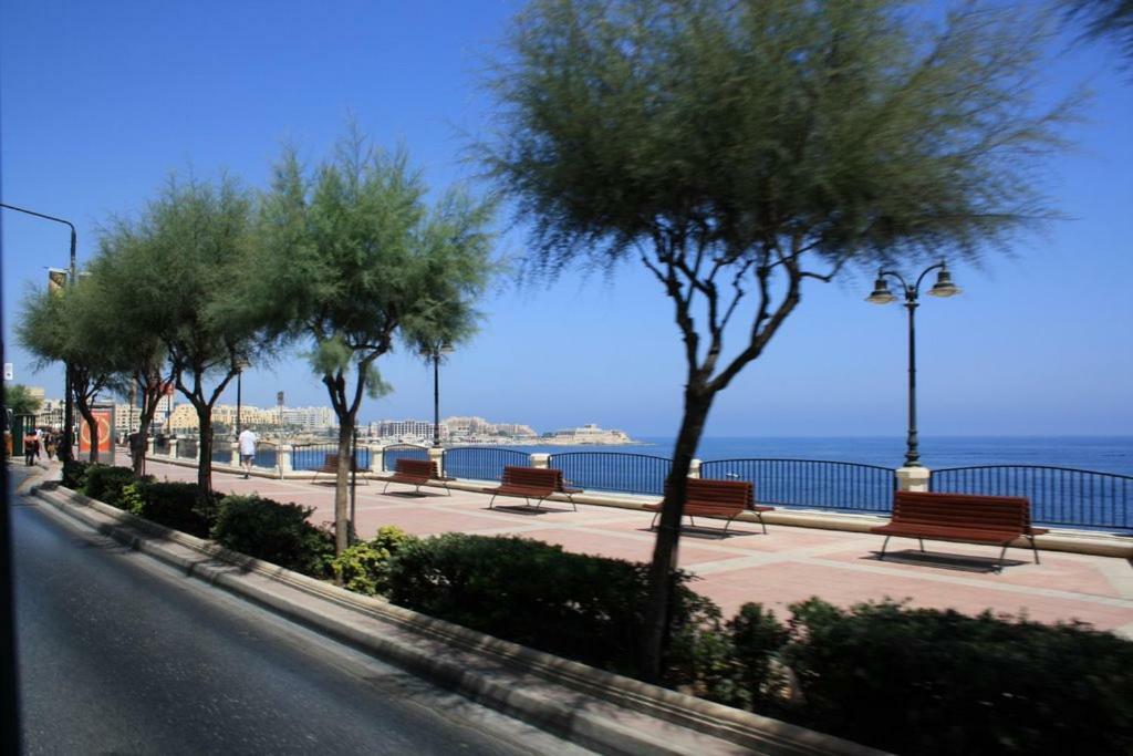 Stylish 2 Bedroom Apartment In An Amazing Location Sliema Kültér fotó